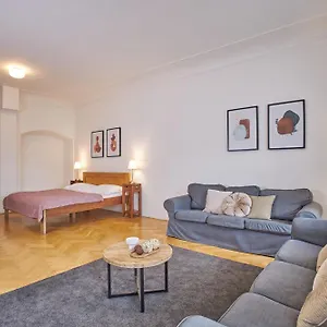 Aparthotel Charles Bridge